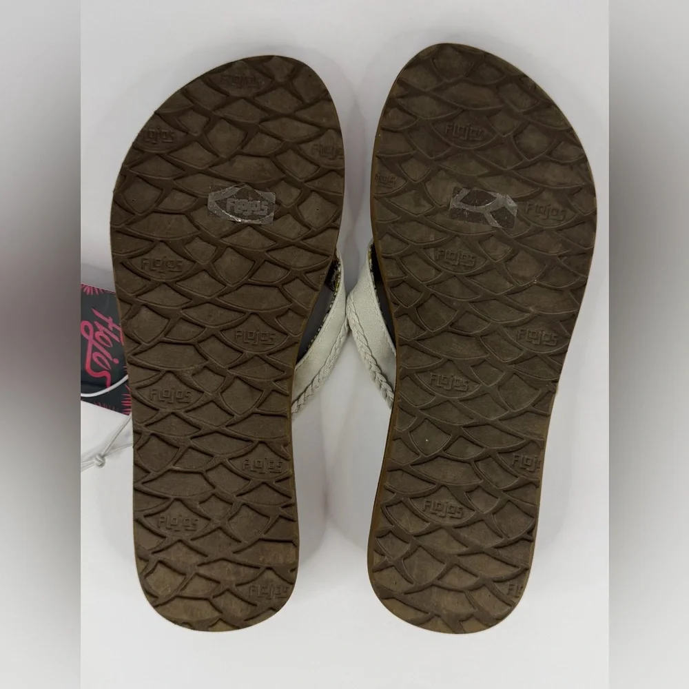 Flojos Comfort Flip Flops Size 9 Ivory Tan Beach Vacation Sandals NWT